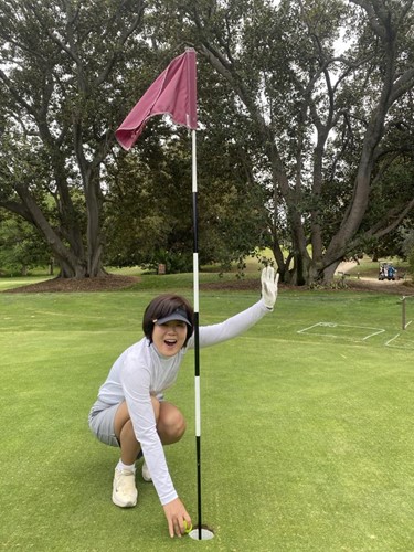 Louise celebrates her birthday with a hole-in-one! 